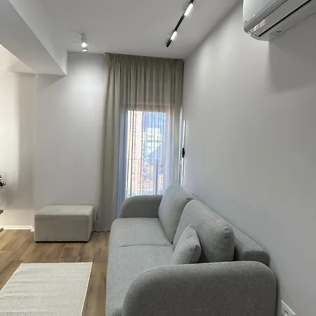 Luxury Apartment *